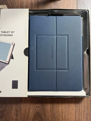 Custodia universale per tablet da 10 pollici con tastiera Bluetooth