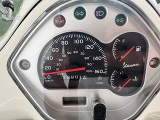 Vespa GTS 300 Blanca