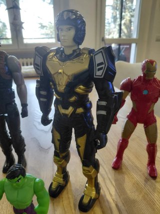 Action Figures Marvel & DC Comics