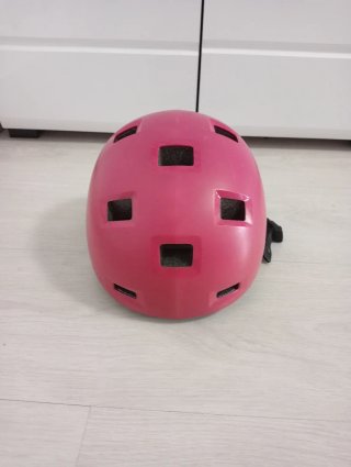 Casco de bicicleta rosa