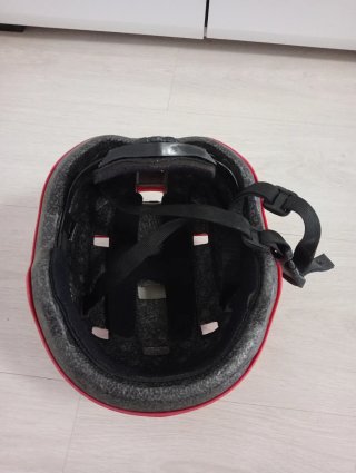 Casco de bicicleta rosa