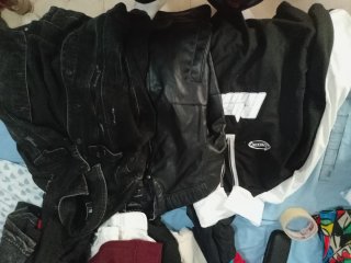 Lote Ropa: Camisetas y Chaquetas