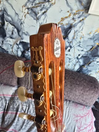 Guitarra Admira Virtuoso