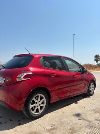 Peugeot 208 2014