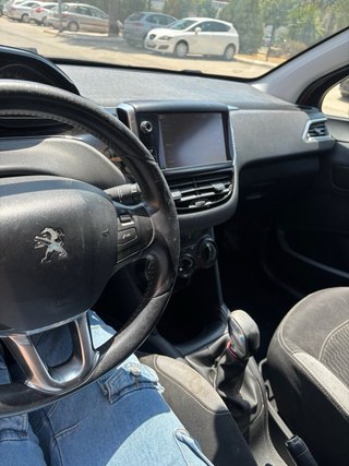 Peugeot 208 2014