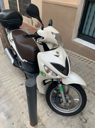 Suzuki Scooter Blanca
