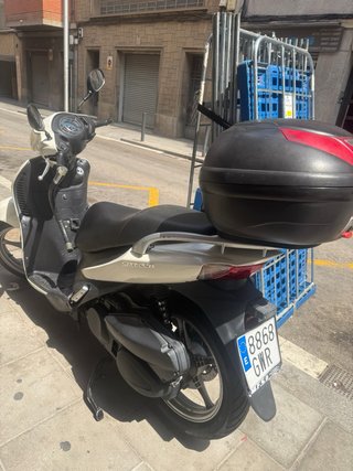 Suzuki Scooter Blanca