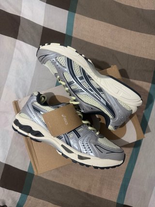 Zapatillas Asics Beige/Plata