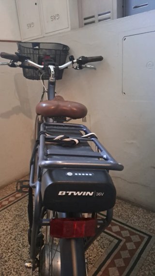 Bicicletta Elettrica City con Cestino 600e