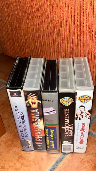 4 Películas VHS Comedia, Terror, Romance