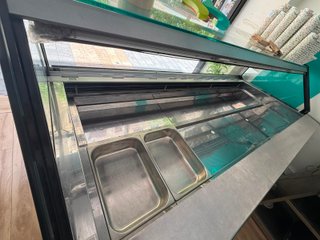 Vitrina expositora helados 24 capas con ruedas
