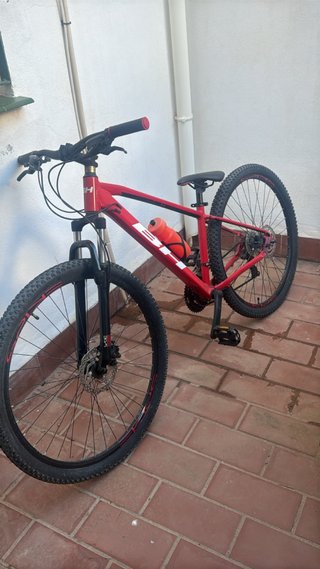 Bicicleta de montaña BH roja  Talla s