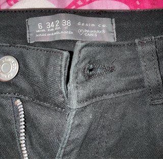 Pantalones vaqueros negros cortos