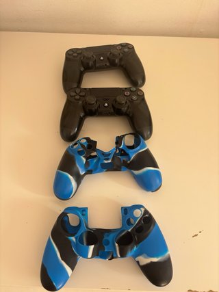 PS4 + 2 controller + 5 giochi PS4 + custodie per controller
