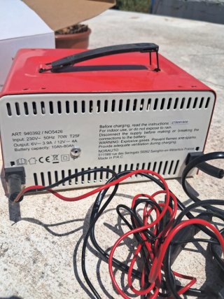 Cargador baterias coche 6V/12V, apenas usado