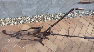 Arado antiguo de tracción animal
