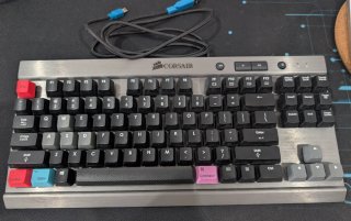 Teclado Corsair Vengeance K65 Mecánico Layout US