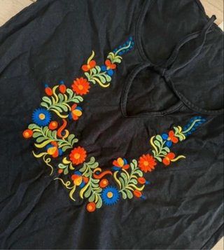 Maglietta vintage blu navy ricamata con fiori
