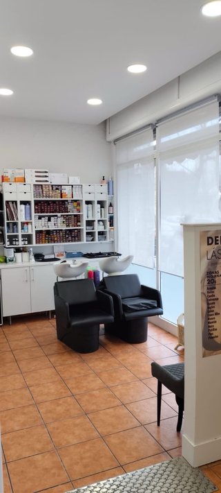 TRASPASO DE PELUQUERÍA EN FUNCIONAMIENTO