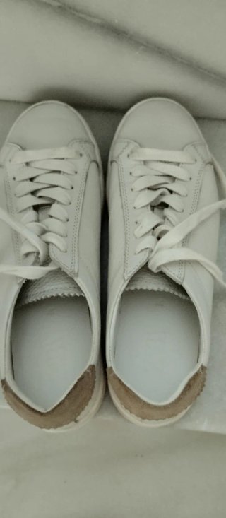 Zapato deportivo tipo bamba. Zara.