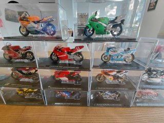 Modellini Moto GP - Set 17 Pezzi