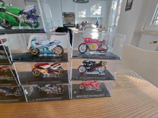 Modellini Moto GP - Set 17 Pezzi