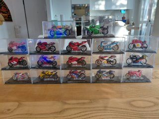 Modellini Moto GP - Set 17 Pezzi