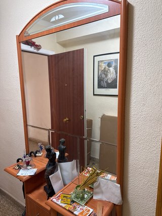 Mueble recibidor con espejo