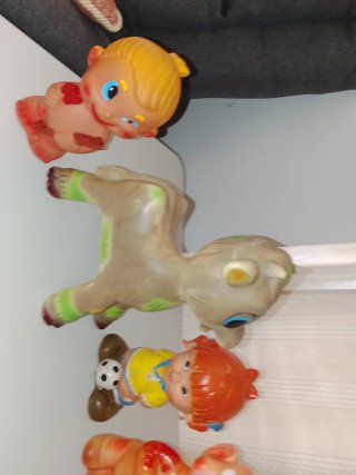 Lote de 4 muñecos antiguos de goma
