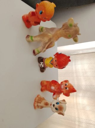 Lote de 4 muñecos antiguos de goma
