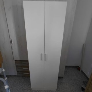 Armario blanco de  madera nuevo