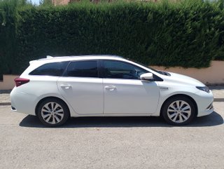 Toyota Auris Hybrid Advance Touring Sports 2015