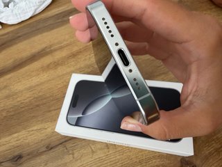 iPhone 16 Pro 256GB Plata
