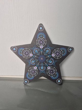 Láminas de madera pintadas a mano