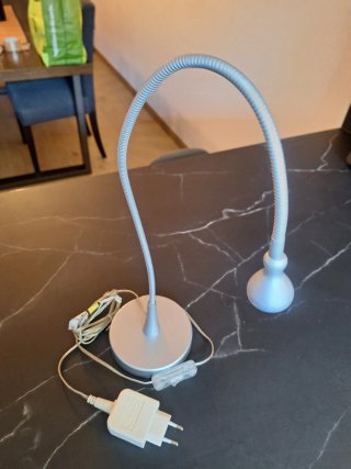 Lámpara flexible gris Ikea
