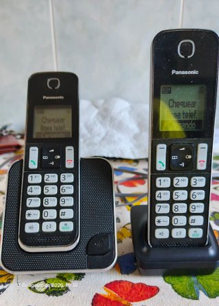 2 Teléfonos Inalámbricos Panasonic Negros.