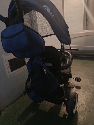 Carrito para bebé azul