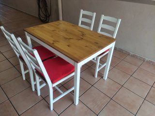 MESA Y 4 SILLAS DE COCINA COMEDOR DE MADERA BLANCO