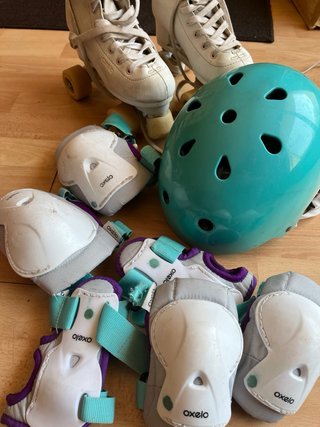 Patines 4 ruedas talla 36 + casco