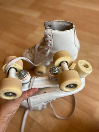 Patines 4 ruedas talla 36 + casco