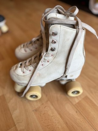 Patines 4 ruedas talla 36 + casco