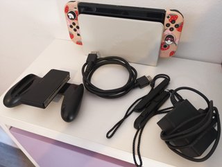 Nintendo Switch OLED Bianca
