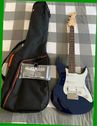 Guitarra Eléctrica Yamaha Pacífica 012 Azul