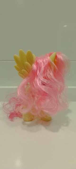 Figura Fluttershy My Little Pony Hasbro 2010