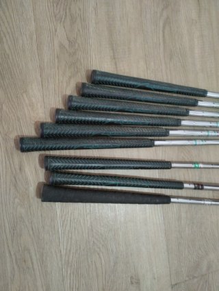 Set 9 palos golf Accubar y bolsa Mizuno
