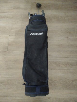 Set 9 palos golf Accubar y bolsa Mizuno