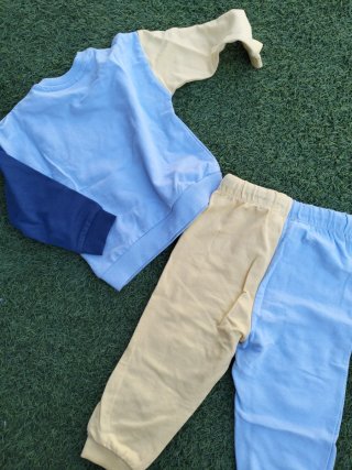 Completo 12-18 mesi color block