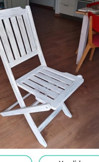 Silla plegable madera blanca, pintada estilo vinta
