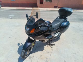 Honda NT 650 Deauville Negra