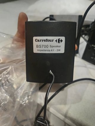 Altavoces 2.1 negros y plateados